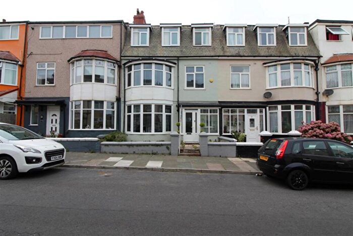 6 Bedroom Terraced House For Sale In Gynn Avenue, Blackpool, FY1