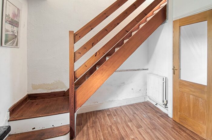 2 Bedroom End Of Terrace House For Sale In Barker Lane, Chesterfield, S40