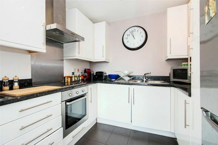 2 Bedroom Flat To Rent In Cordwainer House, Mare Street, Hackney, London, E8