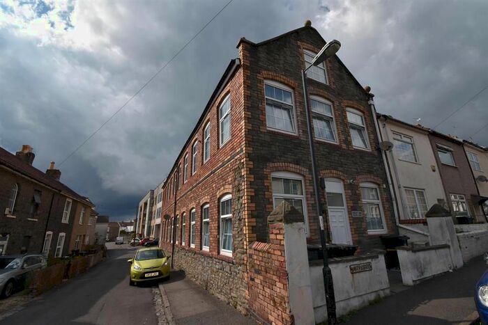 2 Bedroom Flat To Rent In Unity Street, Kingswood, Bristol, BS15