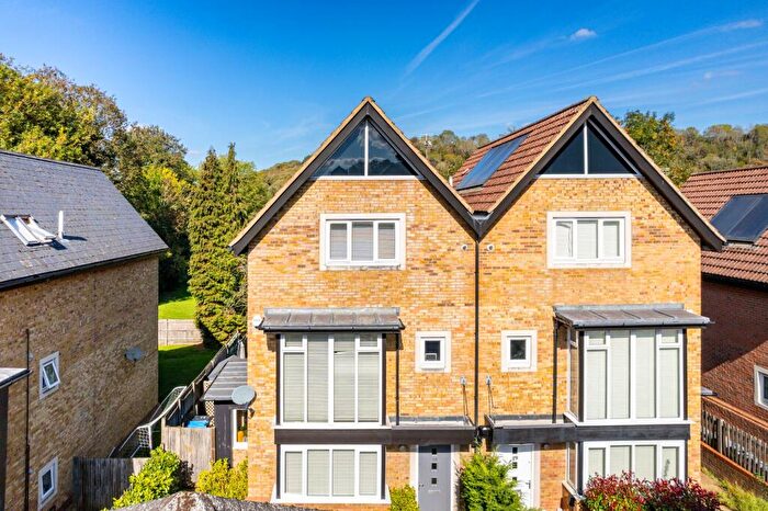 4 Bedroom Semi-Detached House For Sale In Roundburrow Close, Warlingham, CR6