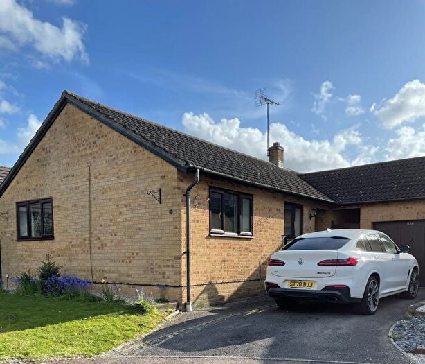 3 Bedroom Detached Bungalow To Rent In The Vines Wokingham, RG41