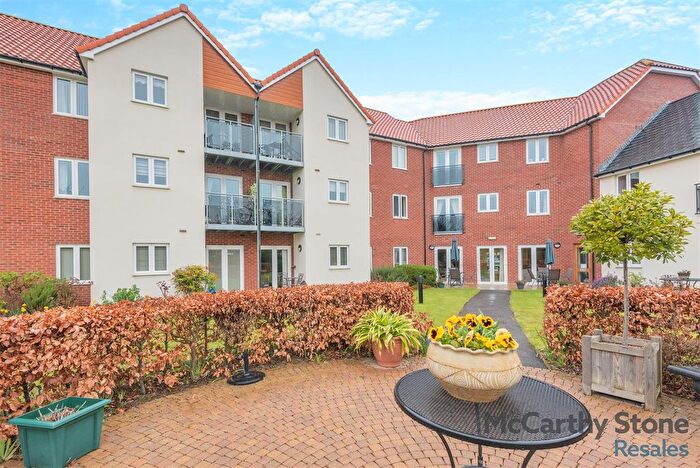 1 Bedroom Flat For Sale In Maritime Court, Taylors Avenue, Cleethorpes, DN35