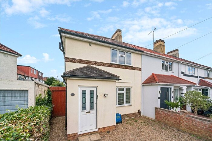 3 Bedroom End Of Terrace House For Sale In Longford Road, Twickenham, TW2