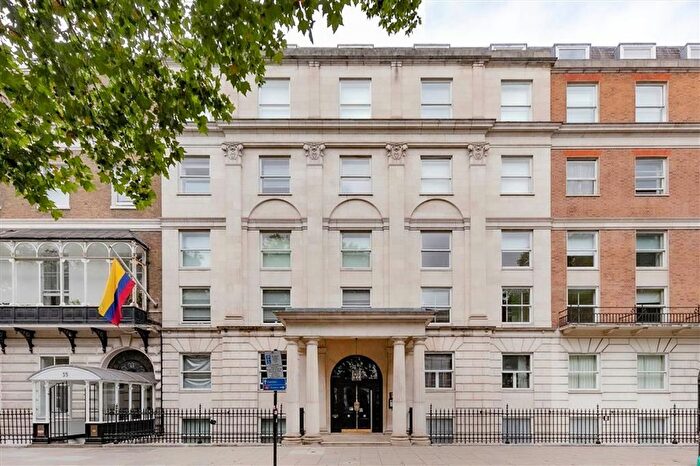 2 Bedroom Flat To Rent In Portland Place, Marylebone, W1B