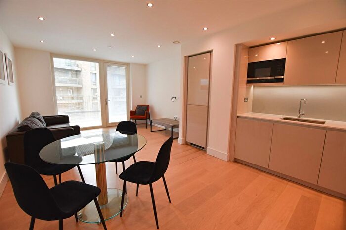 2 Bedroom Flat To Rent In Garnet Place, West Drayton, UB7
