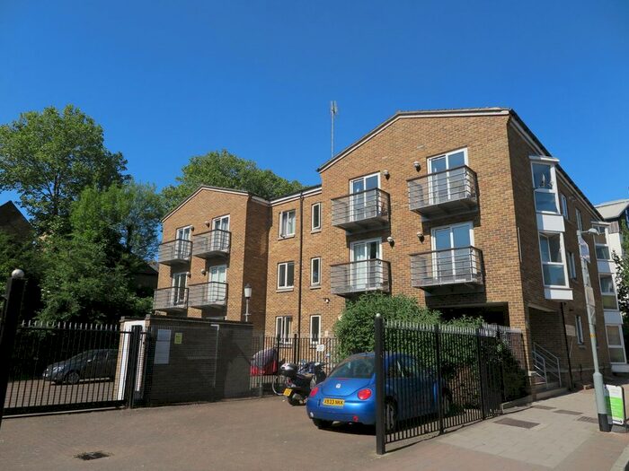 2 Bedroom Flat To Rent In Plough Way, London, SE16