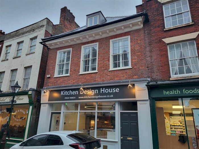 2 Bedroom Flat To Rent In High Street, Rochester, ME1