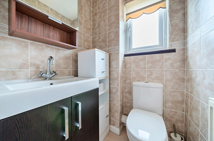 3 Bedroom Bungalow For Sale In Ethelbert Road, Hawley, Dartford, DA2