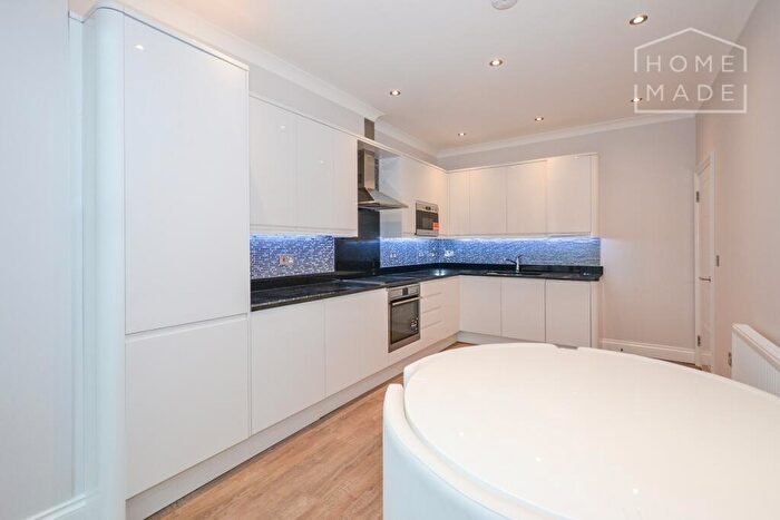 2 Bedroom Flat To Rent In Golders Rise, Hendon, NW4