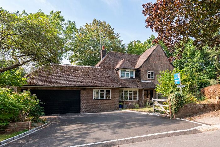 3 Bedroom Detached House For Sale In Martineau Drive, Dorking, RH4