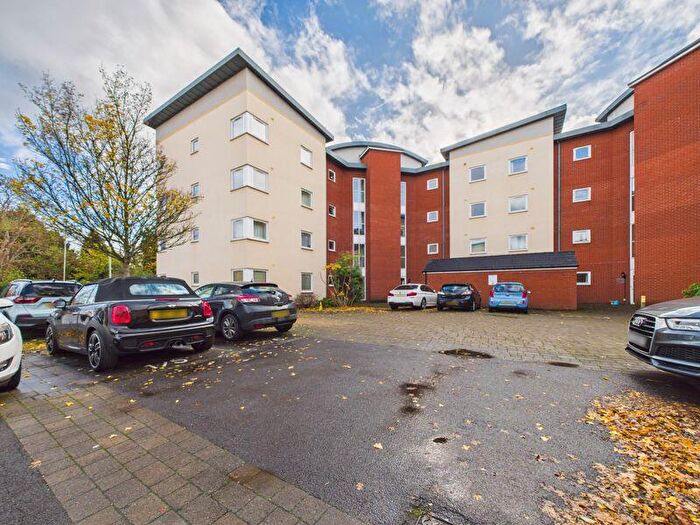 2 Bedroom Flat For Sale In Suffolk Drive, Gloucester, GL1