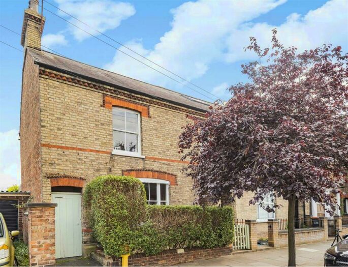 3 Bedroom End Of Terrace House To Rent In Bower Street, Bedford, MK40