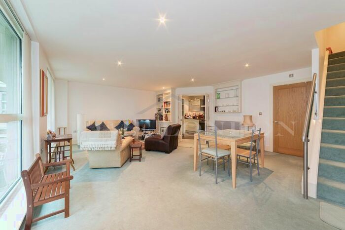2 Bedroom Flat To Rent In Drake House, Vauxhall, London, SW8