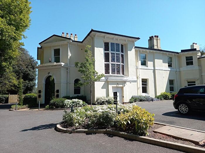 3 Bedroom Flat For Sale In Watcombe Beach Road, Torquay, TQ1