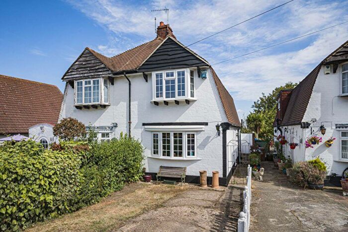 2 Bedroom Semi Detached House For Sale In Maidstone Road, Sidcup, DA14