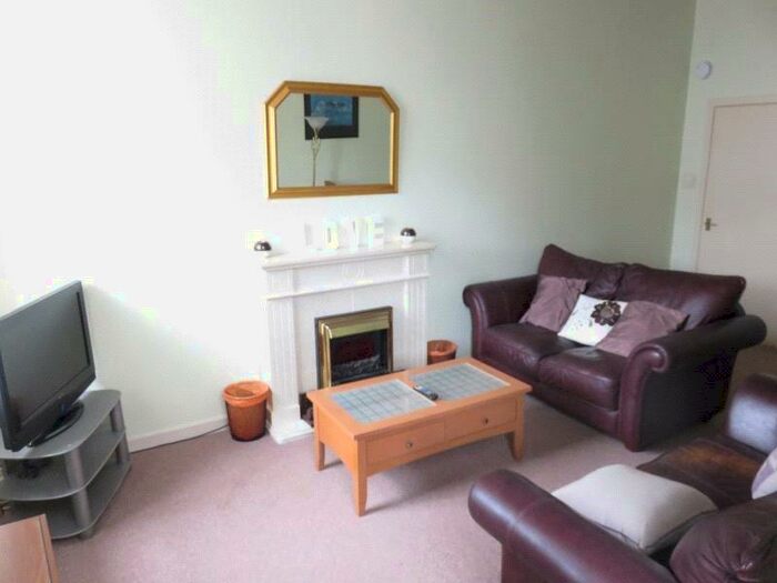 2 Bedroom Flat To Rent In Union Street, City Centre, Aberdeen, AB11