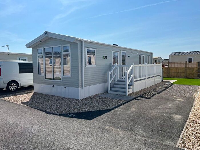 2 Bedroom Mobile/park Home For Sale In Edithmead, Highbridge, TA9