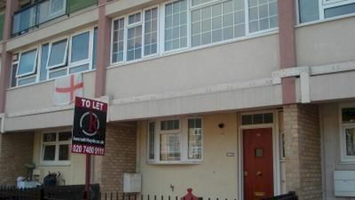 3 Bedroom Maisonette To Rent In Broomfield Road, Poplar, E14