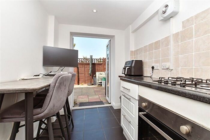 2 Bedroom Flat For Sale In Birchanger Road, London, SE25