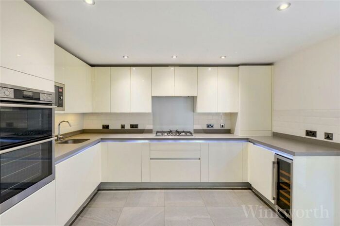 4 Bedroom Apartment To Rent In Sydenham Park, London, SE26