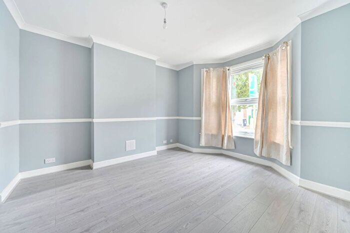 4 Bedroom Terraced House To Rent In Burns Road, Harlesden, London, NW10