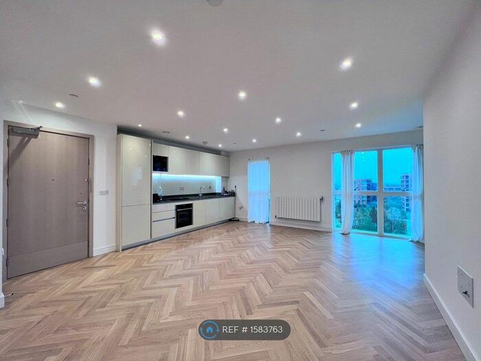 2 Bedroom Flat To Rent In Birch House, London, SE3