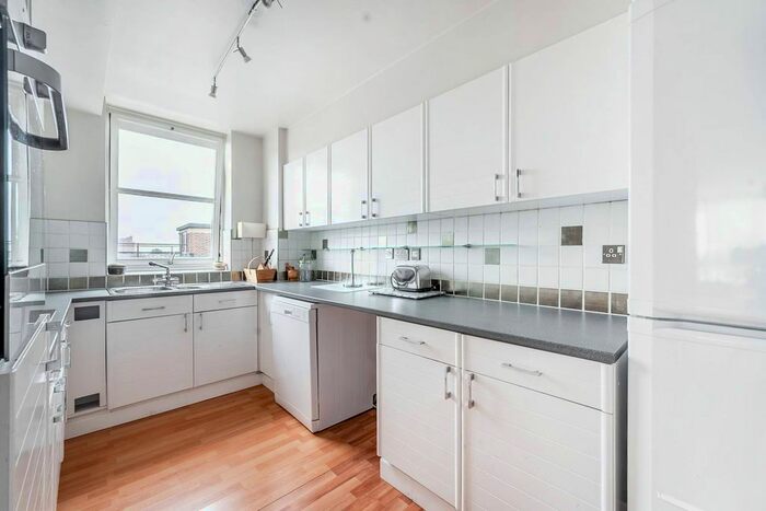 2 Bedroom Flat To Rent In Cheyne Walk, Chelsea, London, SW3