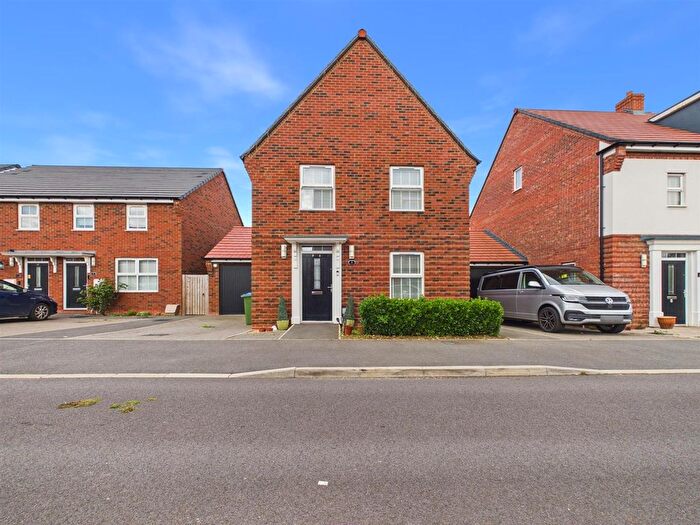 4 Bedroom Detached House For Sale In Emperor Lane, Kingsbrook, Aylesbury, HP22