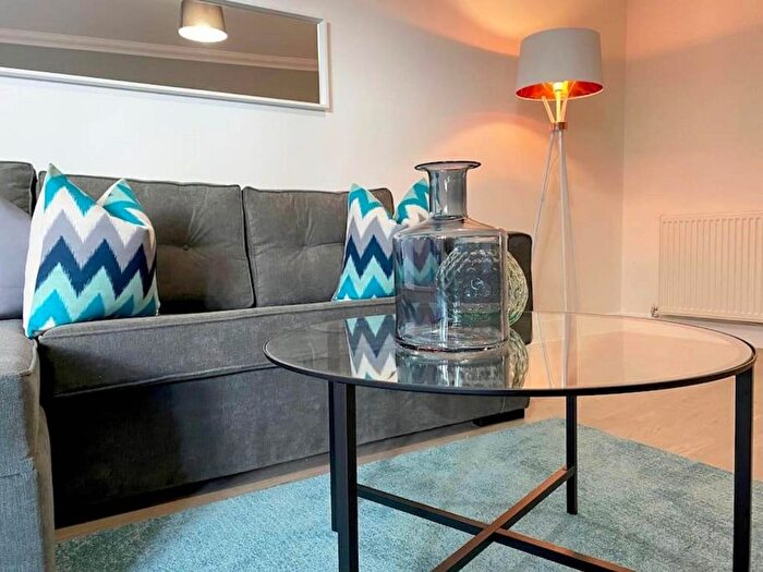 2 Bedroom Flat To Rent In Victoria Street, Rochester, ME1