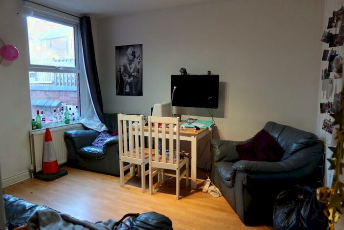 4 Bedroom Terraced House To Rent In Rothesay Avenue, Nottingham, NG7