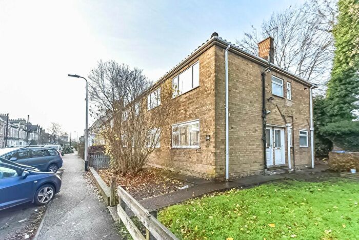 2 Bedroom Flat To Rent In Albany Street, Spring Bank, Hull, East Yorkshire, HU3