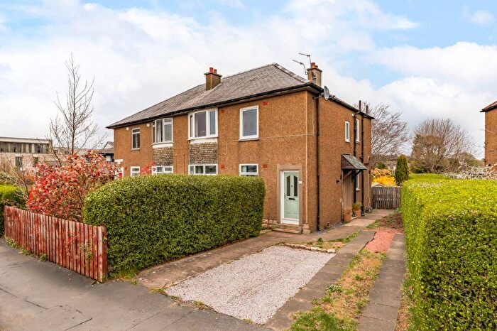 2 Bedroom Flat For Sale In Colinton Mains Drive, Edinburgh, EH13