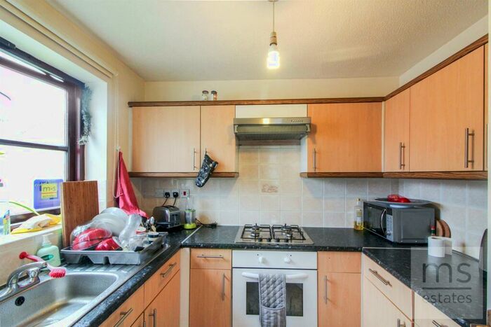 2 Bedroom Semi-Detached House To Rent In £pppw Heron Drive, Lenton, NG7