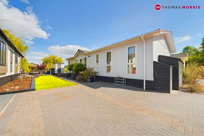 2 Bedroom Detached House For Sale In Crystal Lakes, Fenstanton, Huntingdon, Cambridgeshire, PE28