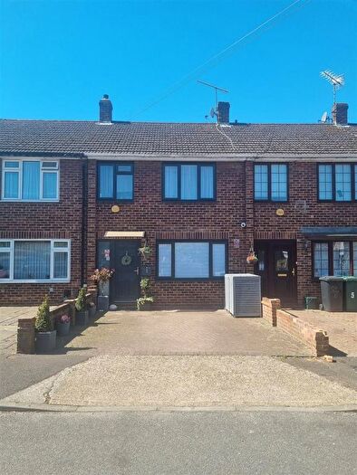 3 Bedroom Terraced House For Sale In Mill Close, West Drayton, UB7