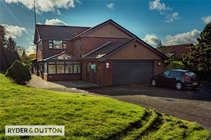 4 Bedroom Detached House For Sale In Ashwood Drive, Royton, Oldham, OL2