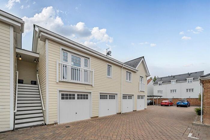 2 Bedroom Maisonette To Rent In Rangeley Place, Reading, RG2