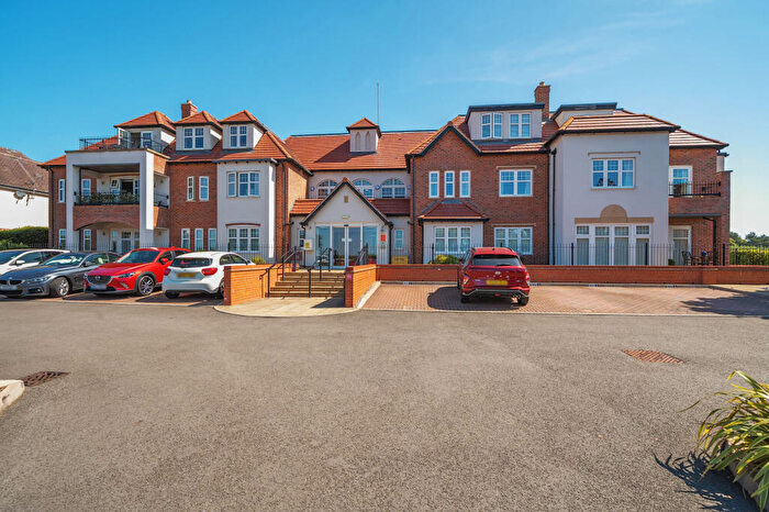 2 Bedroom Flat For Sale In Banbury Road, Stratford-Upon-Avon, CV37