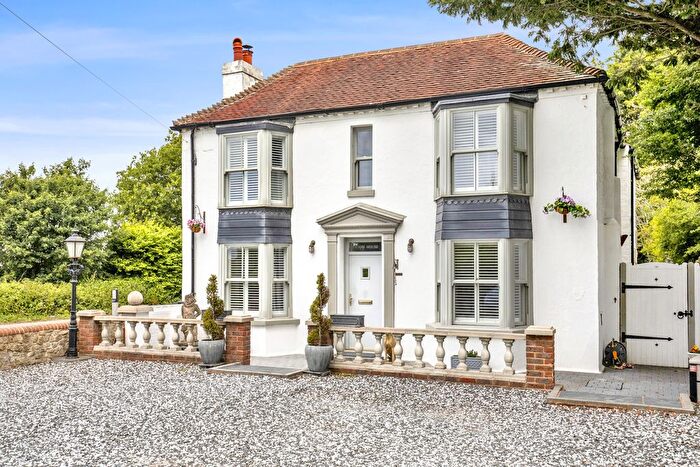 3 Bedroom Detached House For Sale In Street End Road, Chichester, PO20