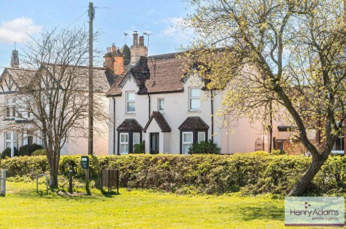 1 Bedroom Flat For Sale In Station Road, Liss, GU33