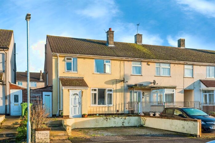 3 Bedroom Property To Rent In Elborough Road, Swindon, SN2