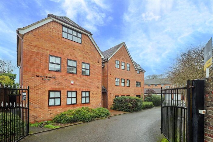 2 Bedroom Flat For Sale In Whitehall Close, Uxbridge, UB8