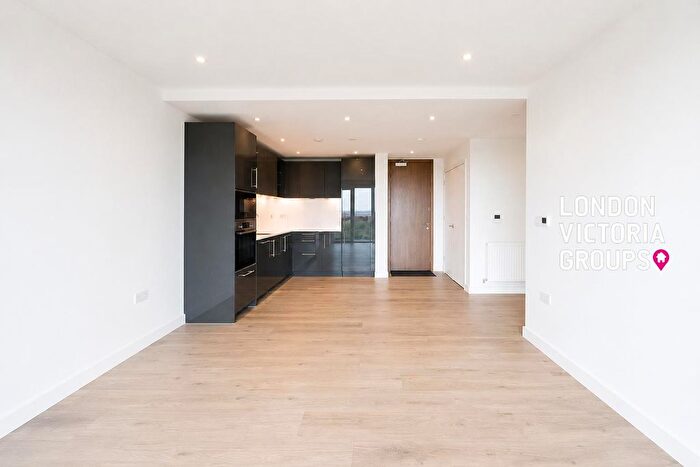 1 Bedroom Flat To Rent In Alington House, Mary Neuner Road, London, N8