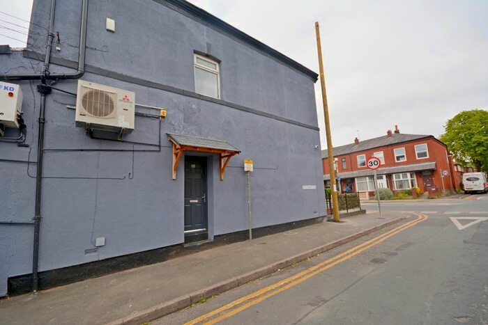 2 Bedroom Flat To Rent In Walmersley Road, Bury, BL9