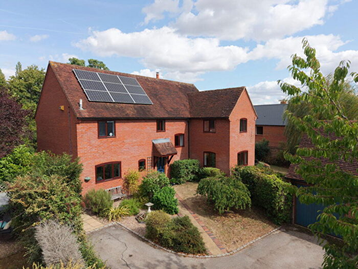 5 Bedroom Detached House For Sale In Adstock, MK18