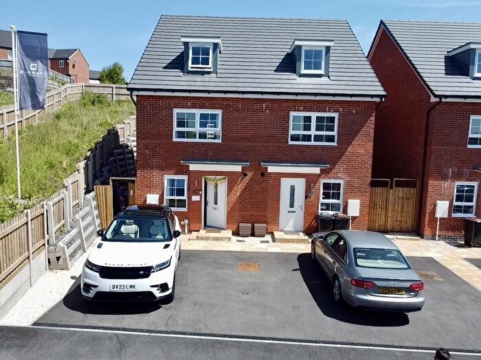 4 Bedroom Semi Detached House For Sale In Edinburgh Road, Nuneaton, CV10