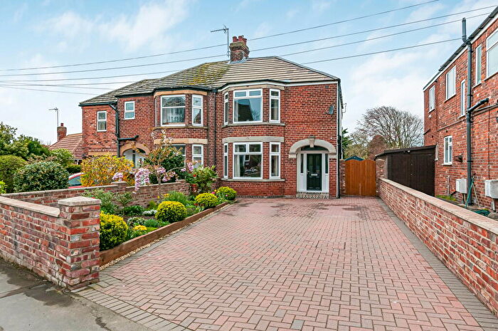 3 Bedroom Semi-Detached House For Sale In Cliff Road, Hornsea, HU18