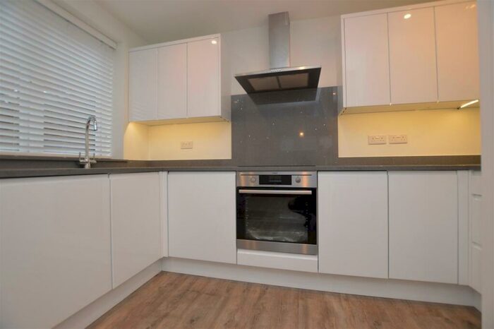 2 Bedroom Semi-Detached House To Rent In Randolph Road, RG1