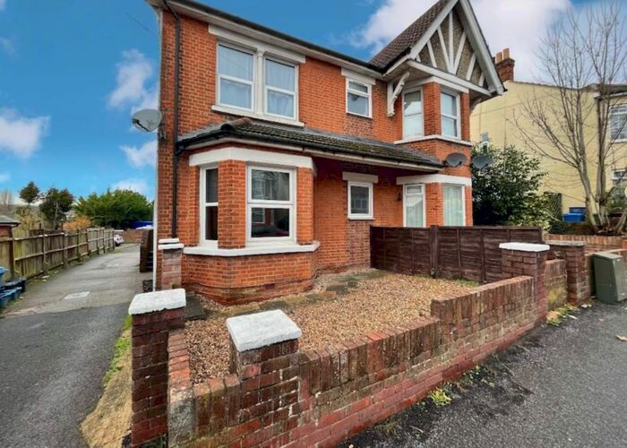 1 Bedroom Flat To Rent In York Road, Aldershot GU11